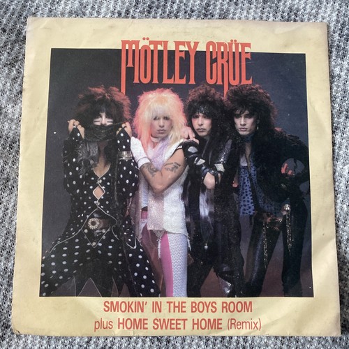 Motley crue smokig in the - motley,