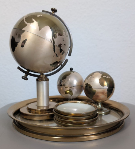 Mappamondo vintage set fumo